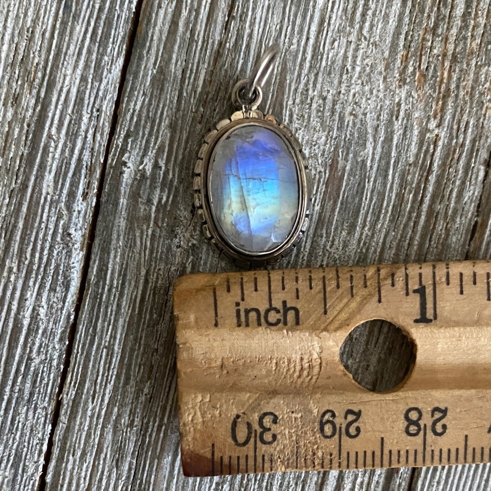 Sterling silver pendant with an oval moonstone natural stone - Picture 7 of 7
